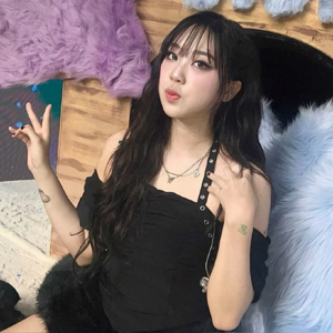 Lee Young-ji gallery image