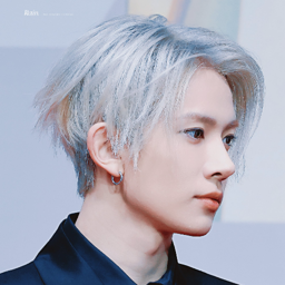 Heeseung gallery image