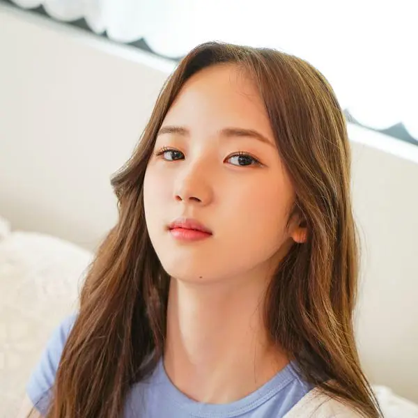 Lee JiWoo gallery image