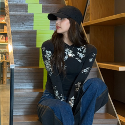 Lalisa gallery image