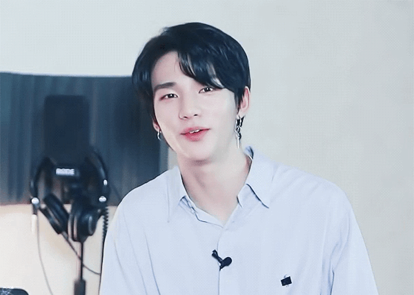 Hyunjin gif
