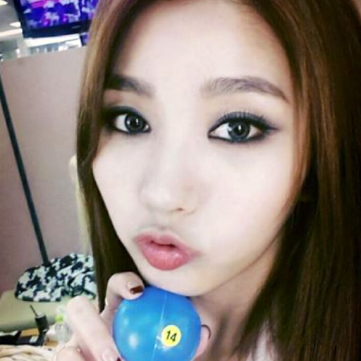 Yooyoung galerijafbeelding