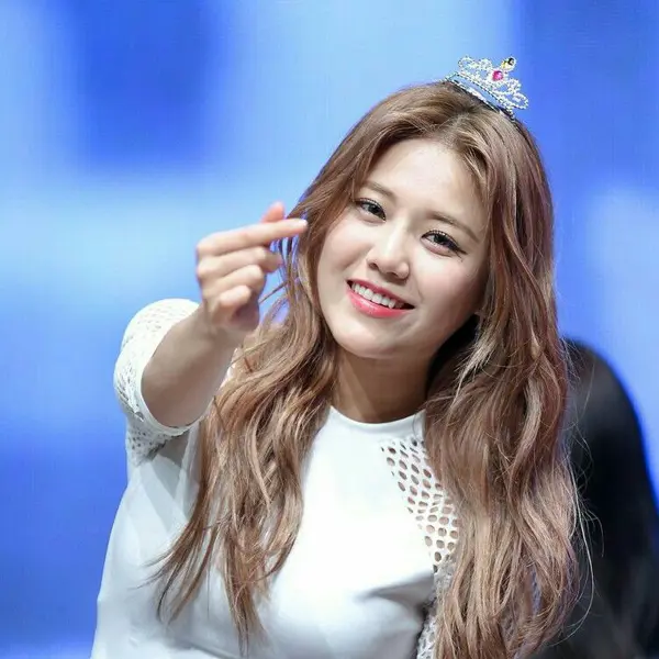 Shin Hyejeong gallery image