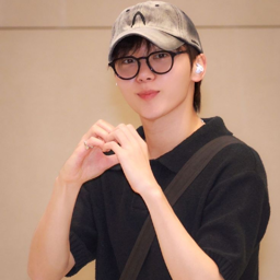 Seungkwan gallery image