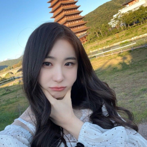 Chaeyeon gallery image