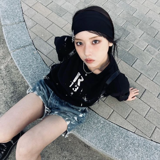 Jiwoo gallery image