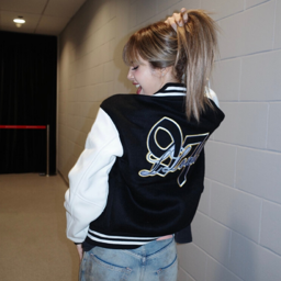 Lalisa gallery image