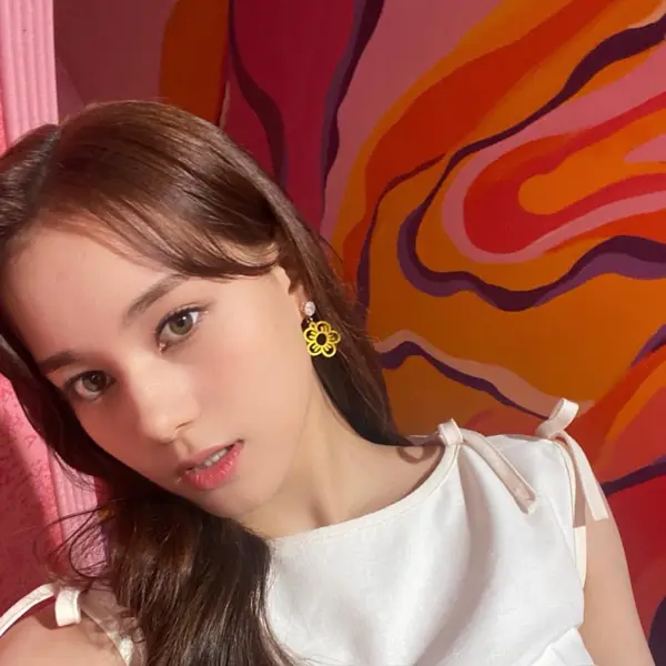Nina gallery image