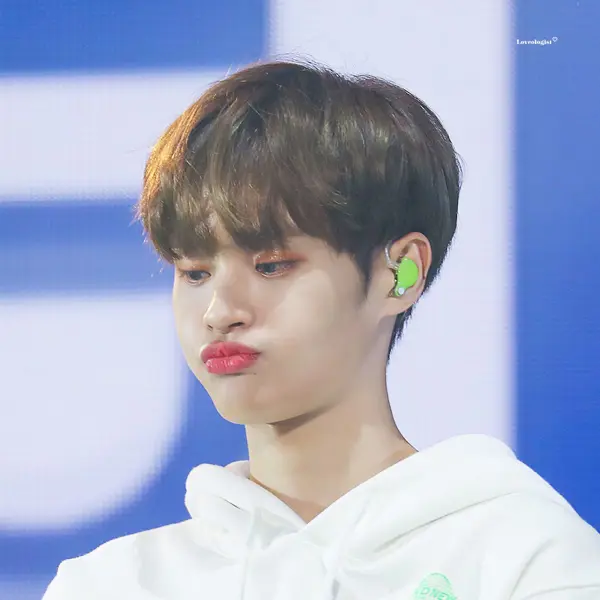 Daehwi gallery image