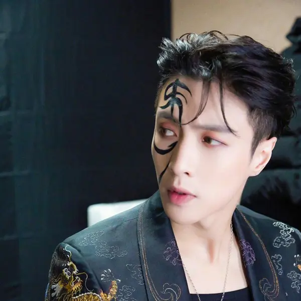 Lay Zhang gallery image