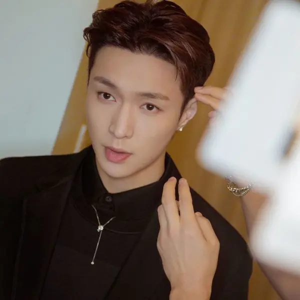 Lay Zhang gallery image