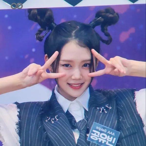 Gong YuBin gallery image