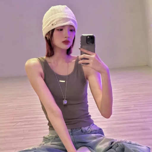 Kelly gallery image