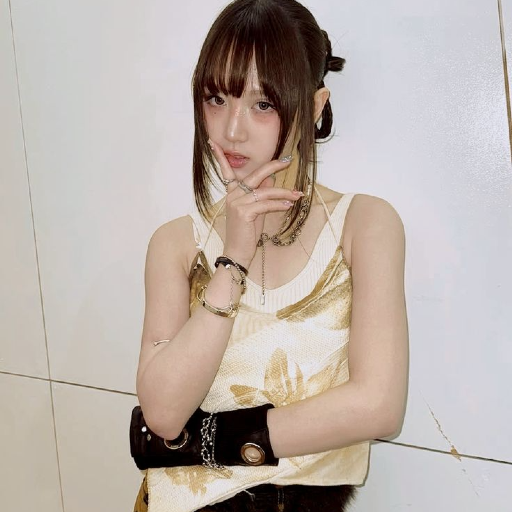 Kim gallery image