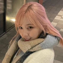 HaSeul gallery image