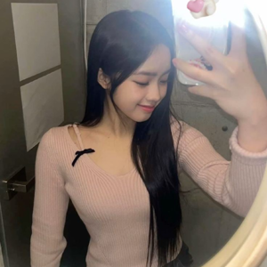 Elisia gallery image