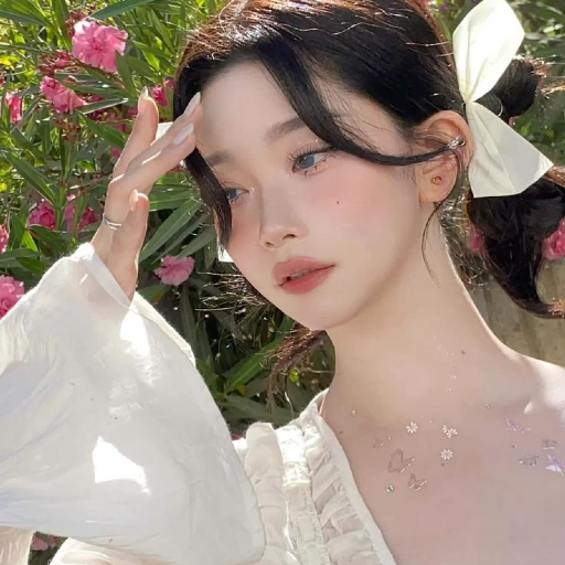 Tsuki gallery image