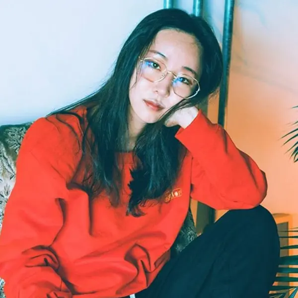 Min Hee Jin gallery image