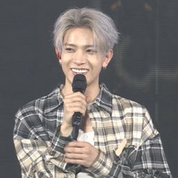 Heeseung gallery image