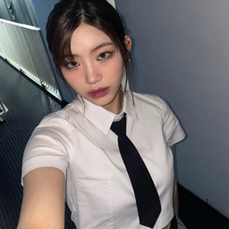 Hyunbin gallery image