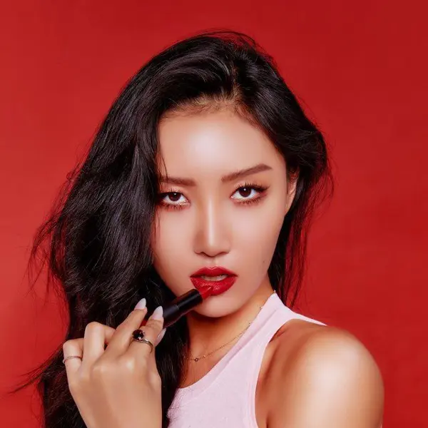 Hwasa gallery image