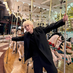 Yeosang gallery image