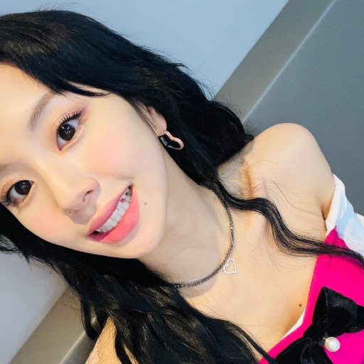 Chaeyoung gallery image