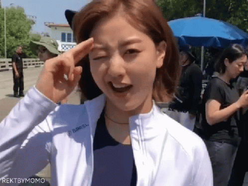 Jihyo gif
