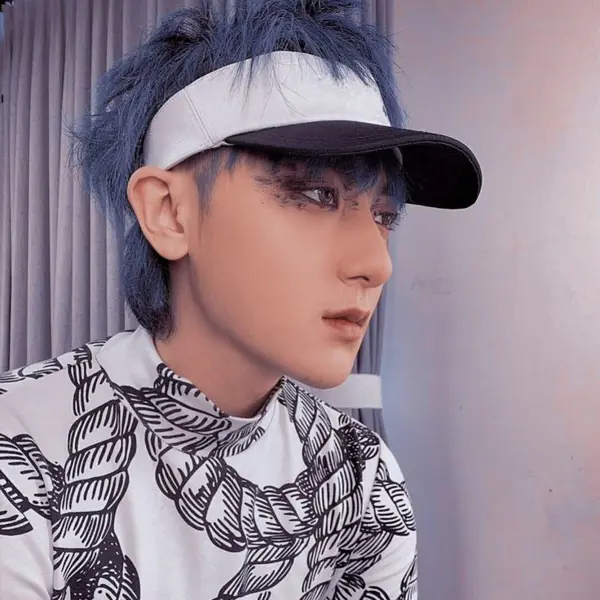 Huang Zitao gallery image