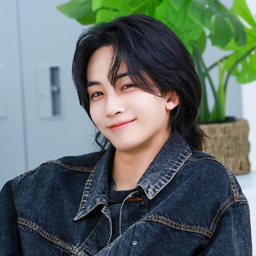 Jeonghan gallery image