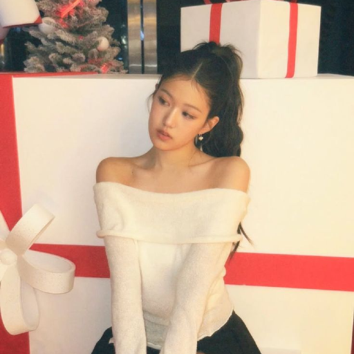 Gambar galeri Yoon Jiyoon