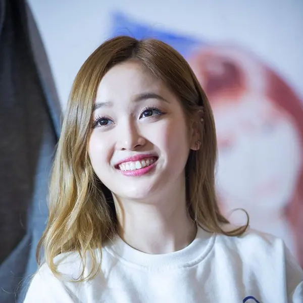 Xuanyi gallery image