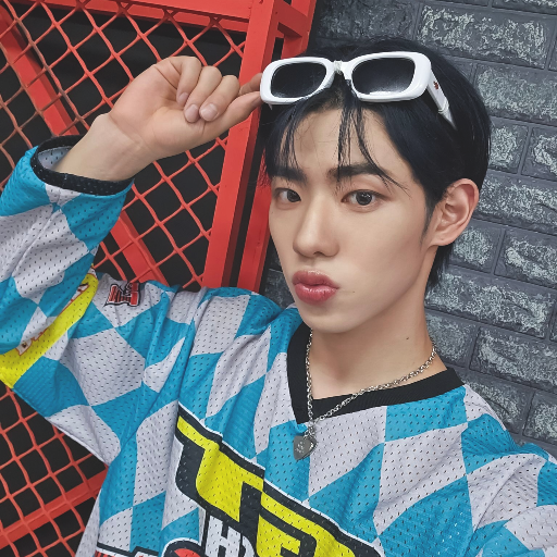 Kang Minseo galerijafbeelding