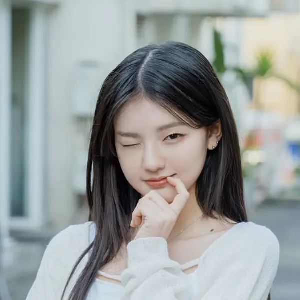 Kwak YeonJi gallery image