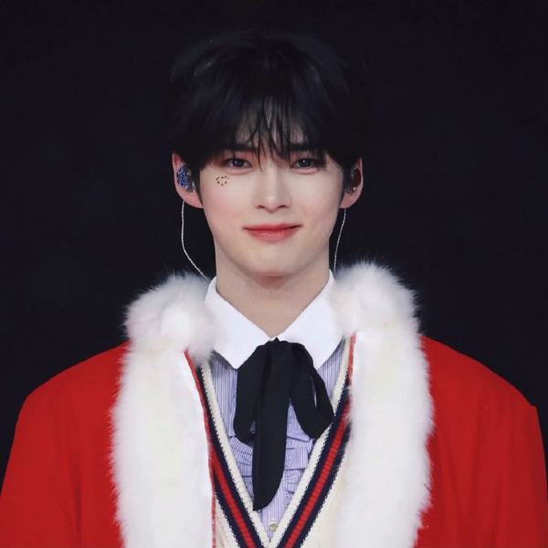 Sung Hanbin galerijafbeelding