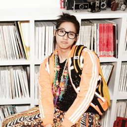 Shin Dongwoo gallery image