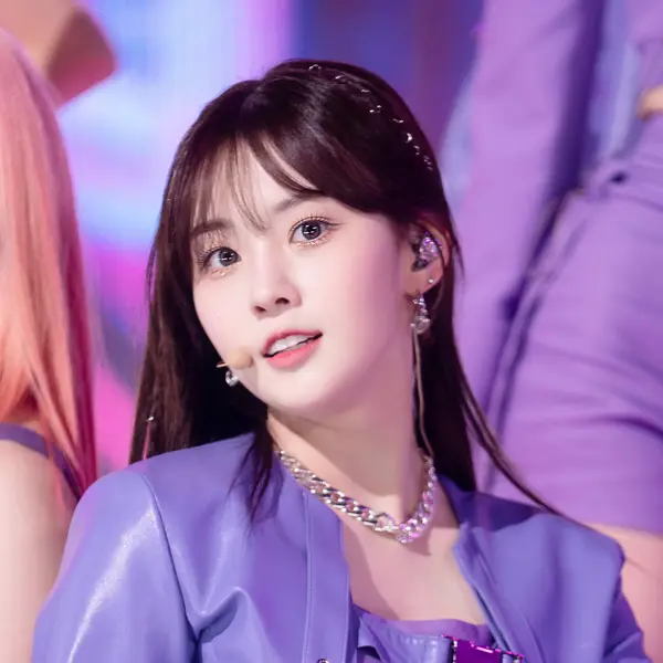 Chaehyun gallery image