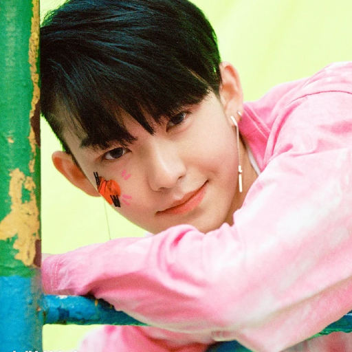 Hwall gallery image