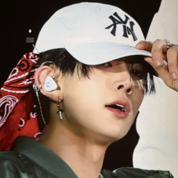 Heeseung gallery image