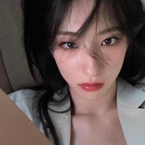 Eunseo gallery image