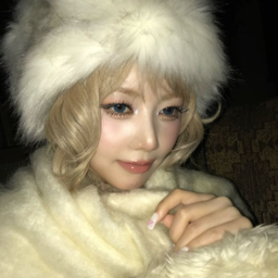 Hinata gallery image