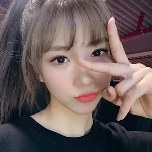 Yoohyeon photo