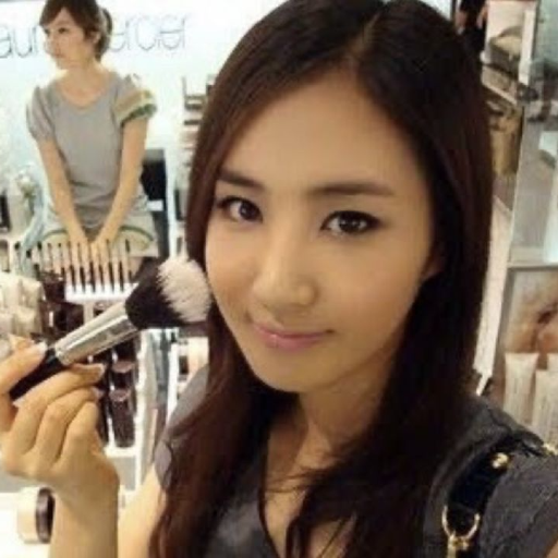 Larawan sa gallery ni Yuri