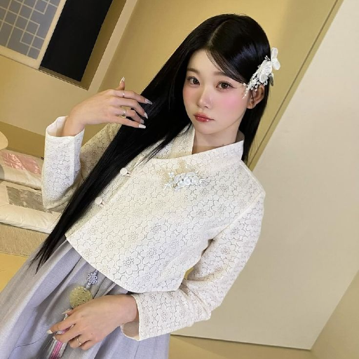 Tsuki gallery image