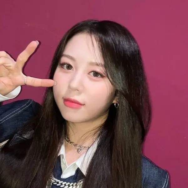 Jeong HyeRin gallery image