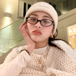 Huh Yunjin gallery image