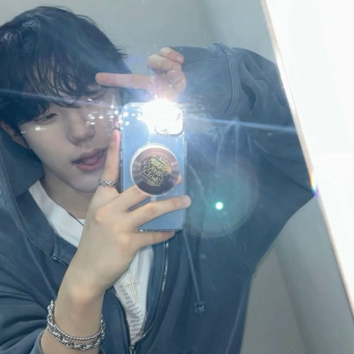 Gambar galeri Seo Kyoungbae