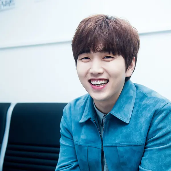 Gambar galeri Lee Junghwan