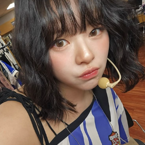 Jeongyeon gallery image