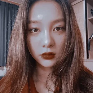 YiYeon gallery image